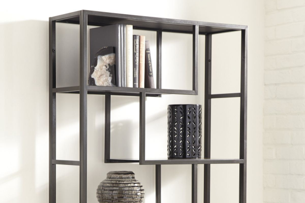 How to Arrange a Bookcase
